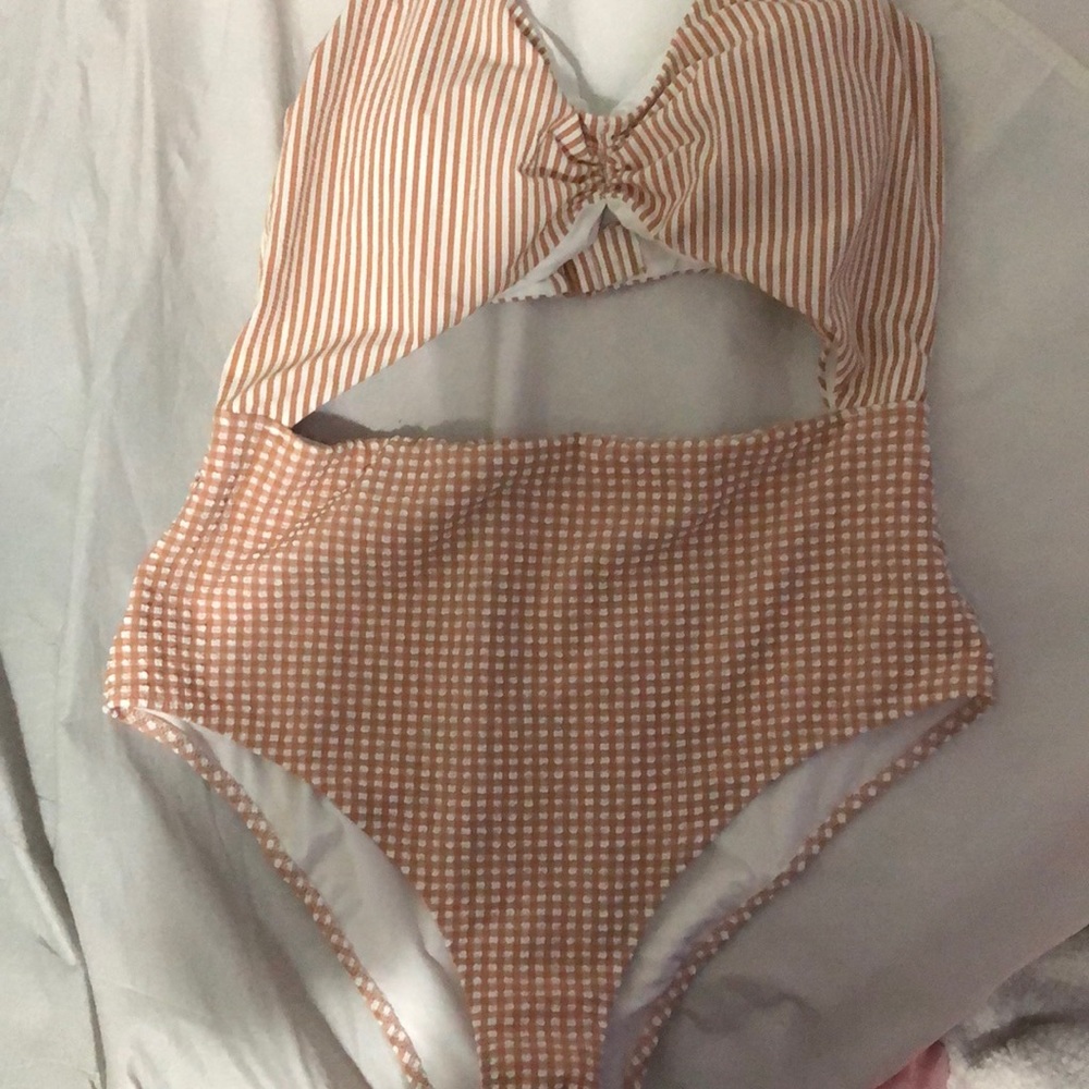 Bathing suit